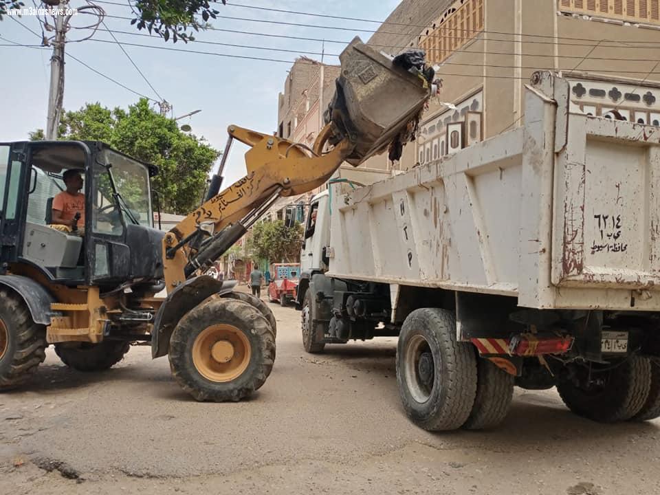 محافظ أسيوط : تنفيذ 37 حالات ازالة لبعض التعديات على الاراضى الزراعية ومخالفات البناء بمراكز الفتح وساحل سليم وصدفا وحى شرق